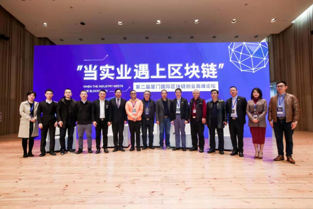 张亦春