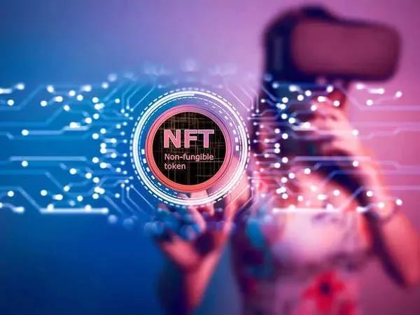 比特币跌破大机构持仓成本;NFT未来的前景 | 区块客周刊