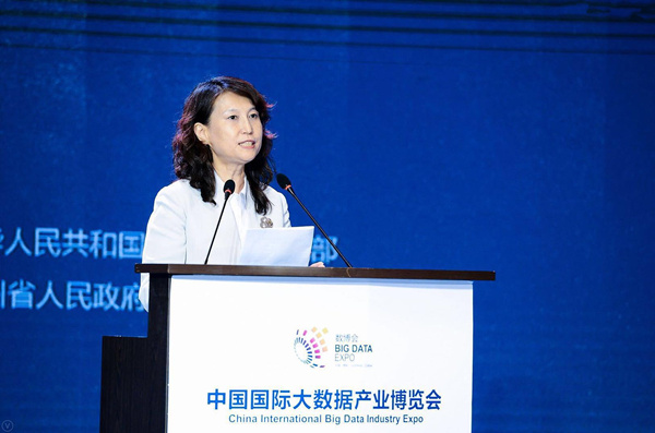 李.jpg