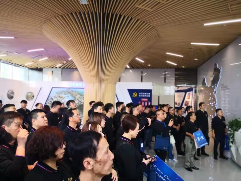 王东临