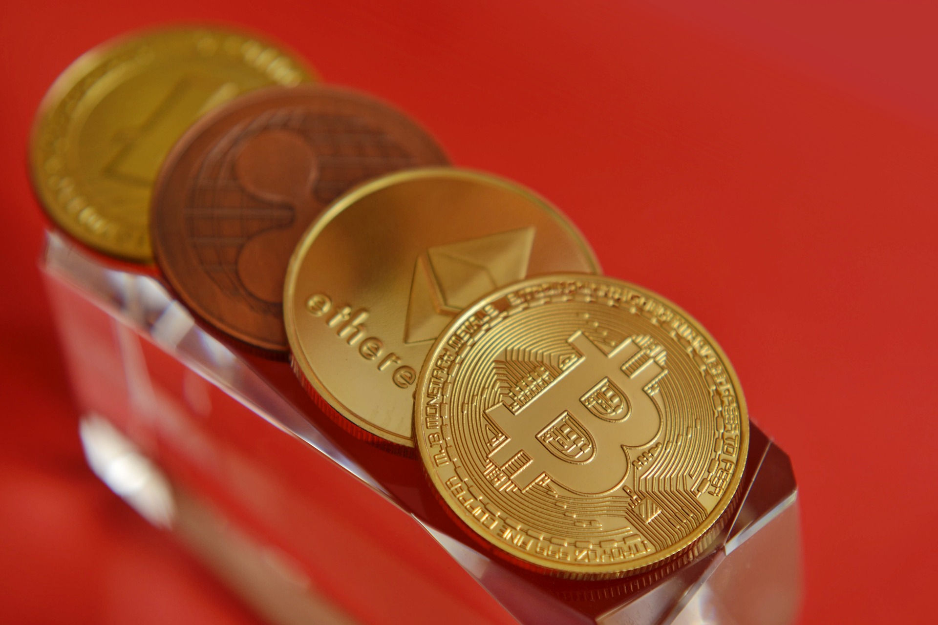 1589844152368694.jpg coins-3990806_1920.jpg