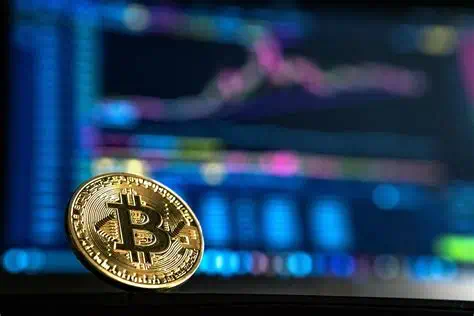 比特币突破 11.8 万美元,以太币突破 3000 美元,XRP 飙升6%!