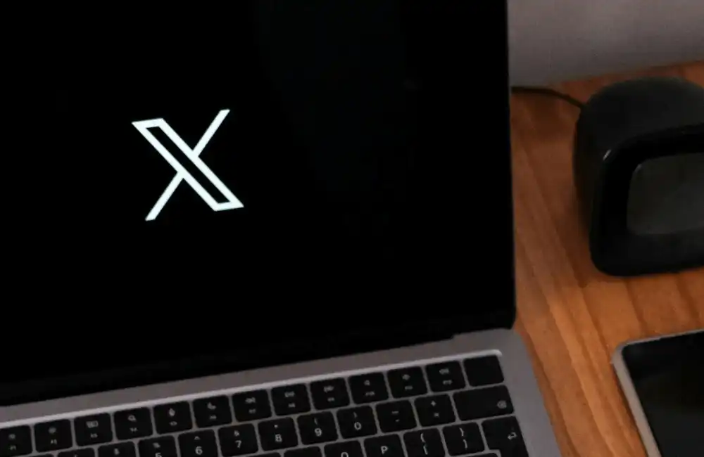 X平台, vibe coding, Google AI Developer