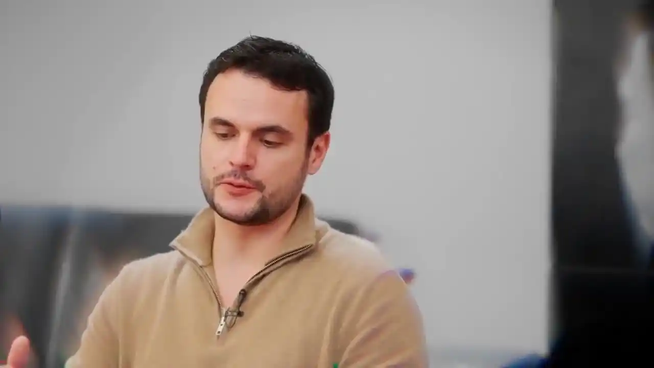 对话Robinhood副总裁：大量用户逢低买入，AI只是工具