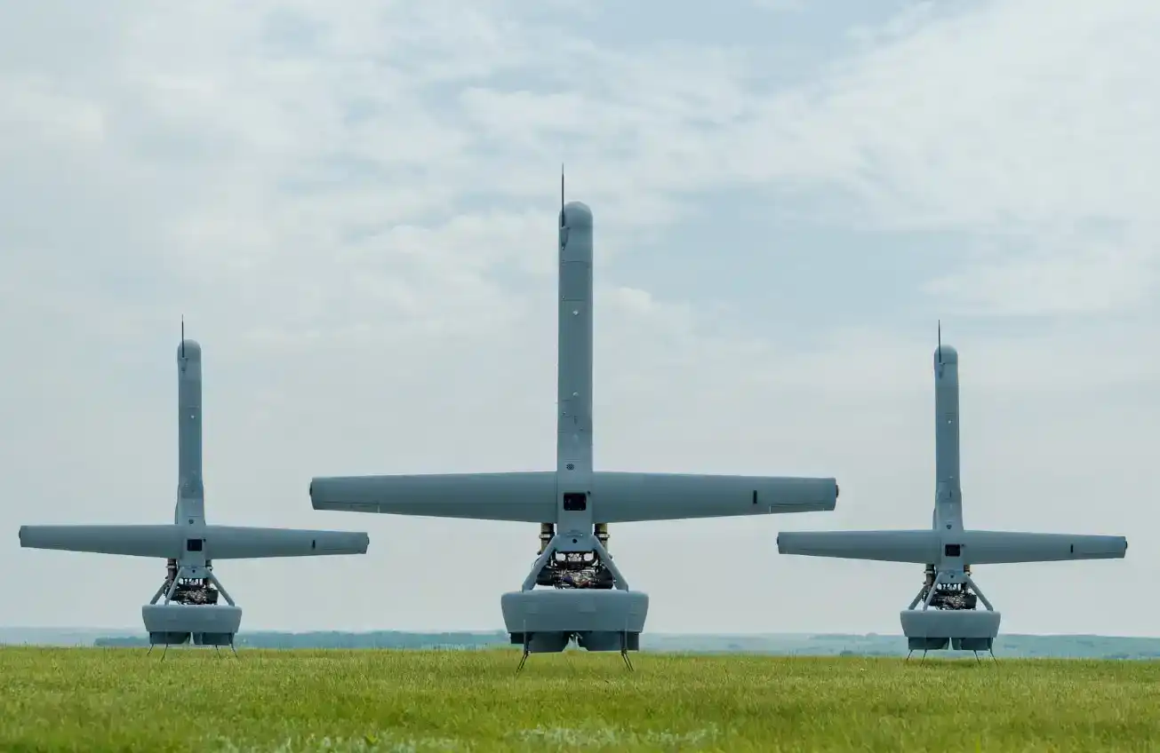 一年估值翻140%,谁在给国防AI写支票?