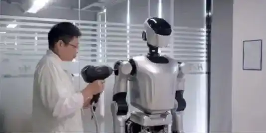 人形机器人