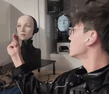 情感陪伴机器人