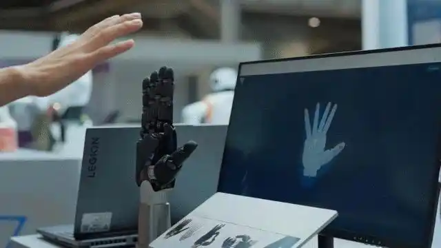 人形机器人