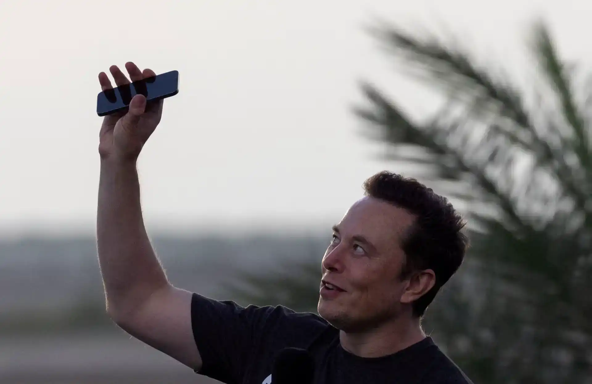 SpaceX,Starlink,xAI