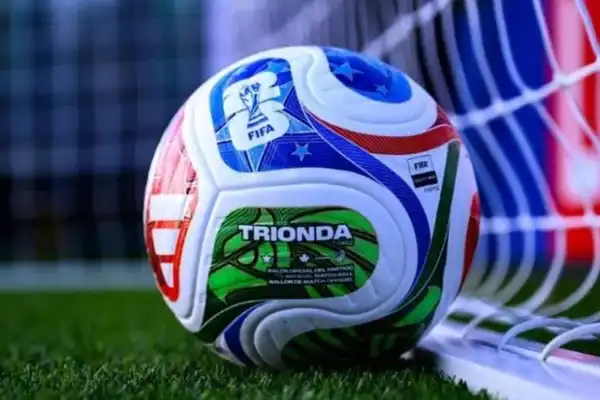 Adidas Trionda,FIFA,半自动越位技术