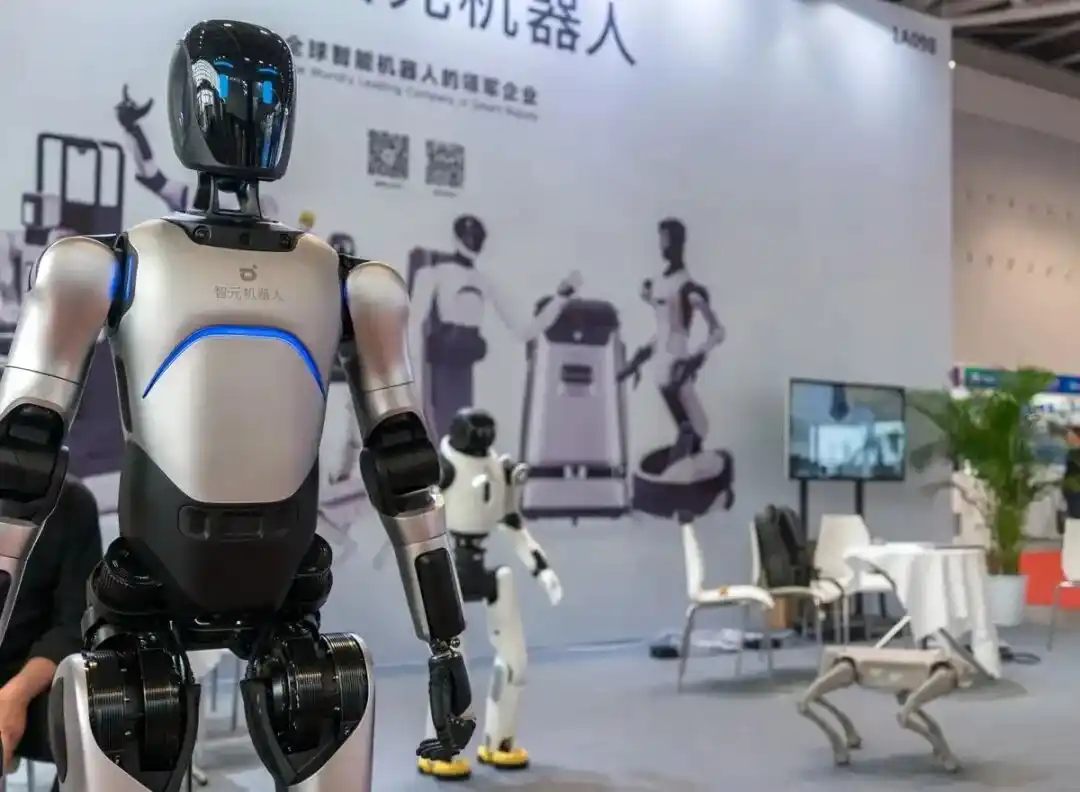 人形机器人