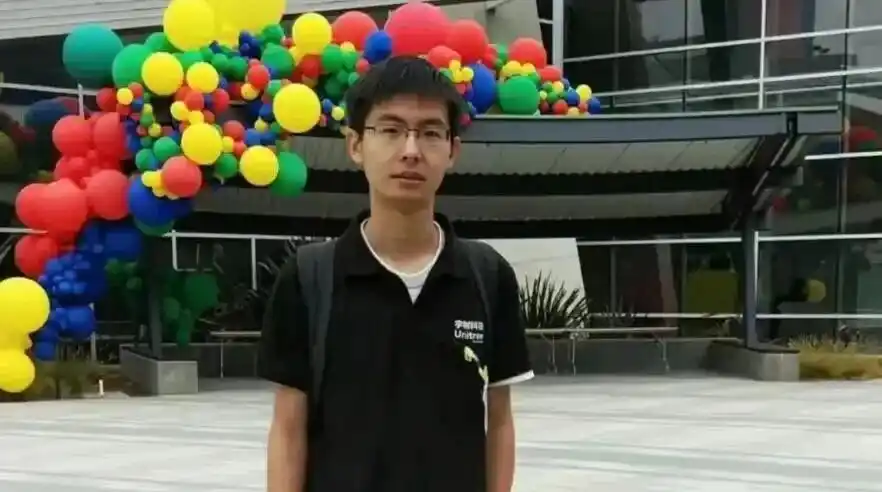 人形机器人