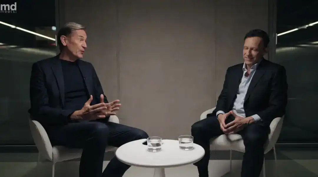 Peter Thiel 专访：停滞五十年，AI 是文明最后的自救吗？